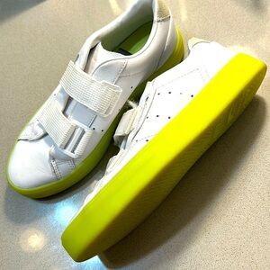 Adidas “Sleek S”: Cloud White / Hi-Res Yellow / Neon Leather 5 Tennis shoes